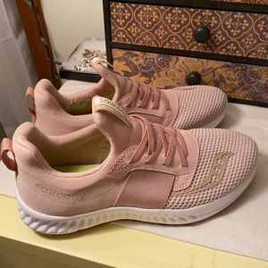 Saucony Stretch and Go Breeze Sneaker, Pink